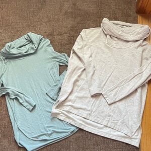 Lou & Grey Soft wide turtleneck